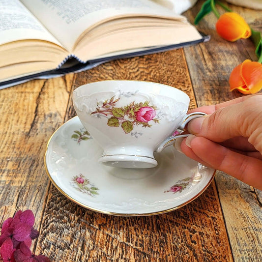 Candela profumata in cera di soia realizzata all'interno di una elegante Tazzina da Caffè in Porcellana Bavaria.