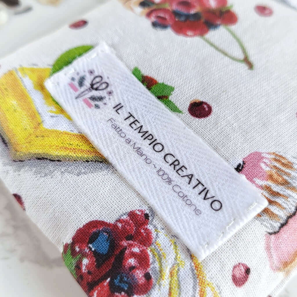 Cuscino per occhi eye pillow realizzato in cotono 100%, sfoderabile e lavabile, con ingredienti naturali antinfiammatori, rigeneranti e rilassanti.