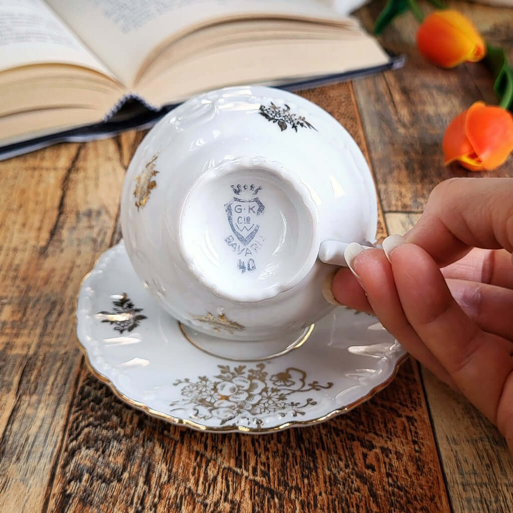 Candela profumata in cera di soia realizzata all'interno di una elegante Tazzina da Caffè in Porcellana Bavaria. Marchio di Garanzia di Qualità e Originalità.