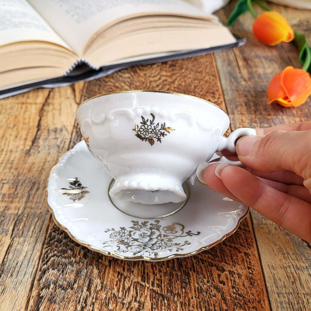 Candela profumata in cera di soia realizzata all'interno di una elegante Tazzina da Caffè in Porcellana Bavaria.