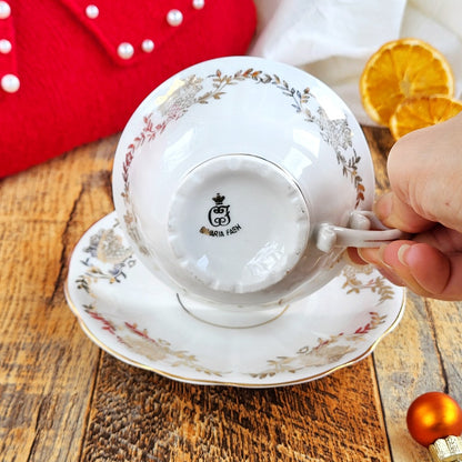 Candela profumata in cera di soia realizzata all'interno di una elegante Tazza da Caffè in Ceramica Bavaria.  Marchio di qualità e garanzia