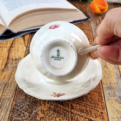 Candela profumata in cera di soia realizzata all'interno di una elegante Tazzina da Caffè in Ceramica Bavaria. Marchio di qualità e garanzia