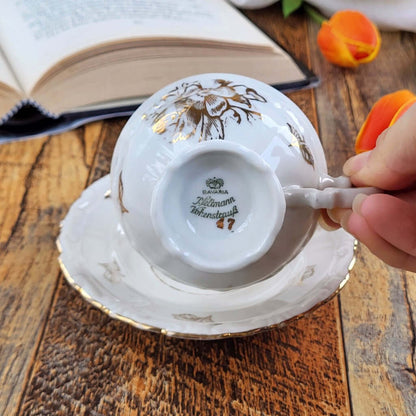 Candela profumata al Tea in foglia e Pan di Zenzero in cera di soia realizzata all'interno di una elegante Tazzina da Caffè in Ceramica Bavaria. Marchio di qualità e garanzia