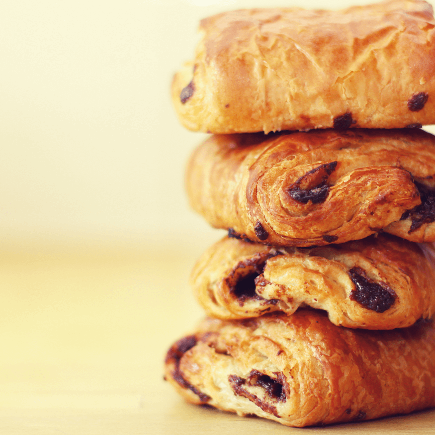 Pane o saccottino al cioccolato, un dolce golo di sfoglia ripieno di crema al cioccolato. Qui per indicare una fragranza per candele profumate.
