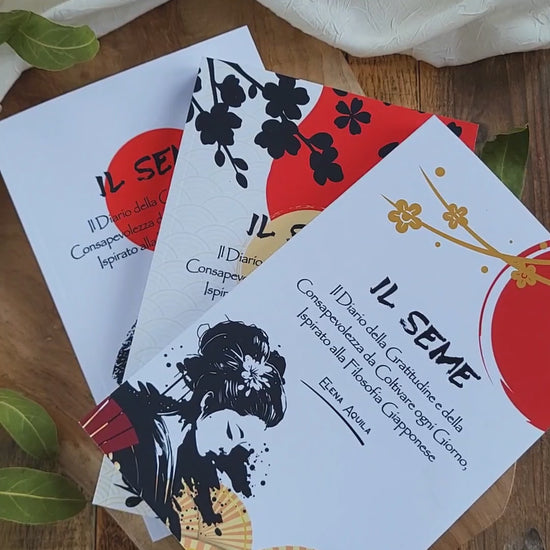 Copertine da collezione (Geisha - Sakura - Zen) de Il Seme | Diario della Gratitudine e della Consapevolezza da coltivare ogni giorno, ispirato alla Filosofia Giapponese. Scritto, impaginato e grafica di Elena Aquila, fonder de Il Tempio Creativo® Interno del Diario