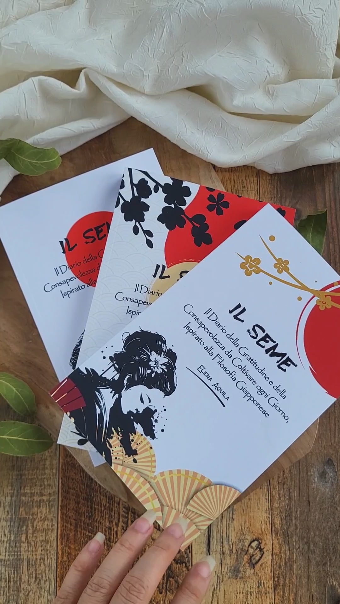 Copertine da collezione (Geisha - Sakura - Zen) de Il Seme | Diario della Gratitudine e della Consapevolezza da coltivare ogni giorno, ispirato alla Filosofia Giapponese. Scritto, impaginato e grafica di Elena Aquila, fonder de Il Tempio Creativo® Interno del Diario